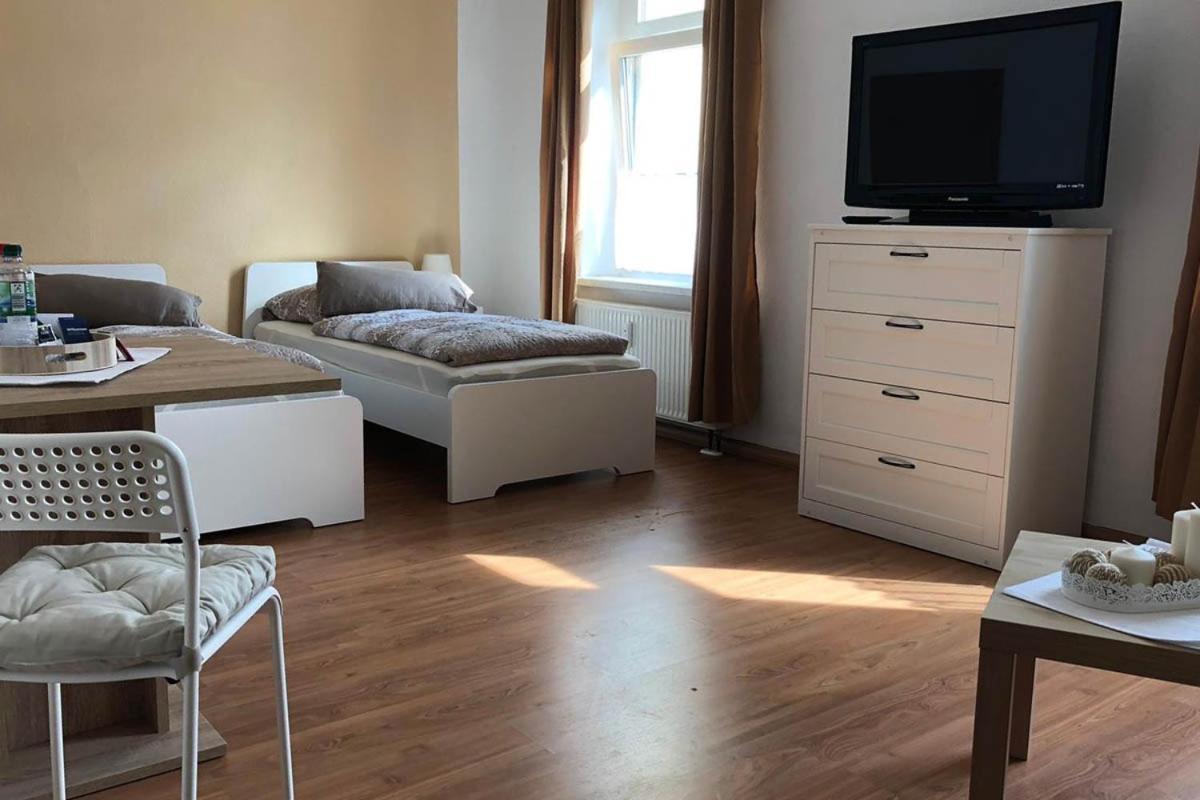Ferienwohnung In Zwickau Exteriör bild