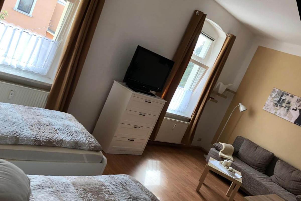 Ferienwohnung In Zwickau Exteriör bild